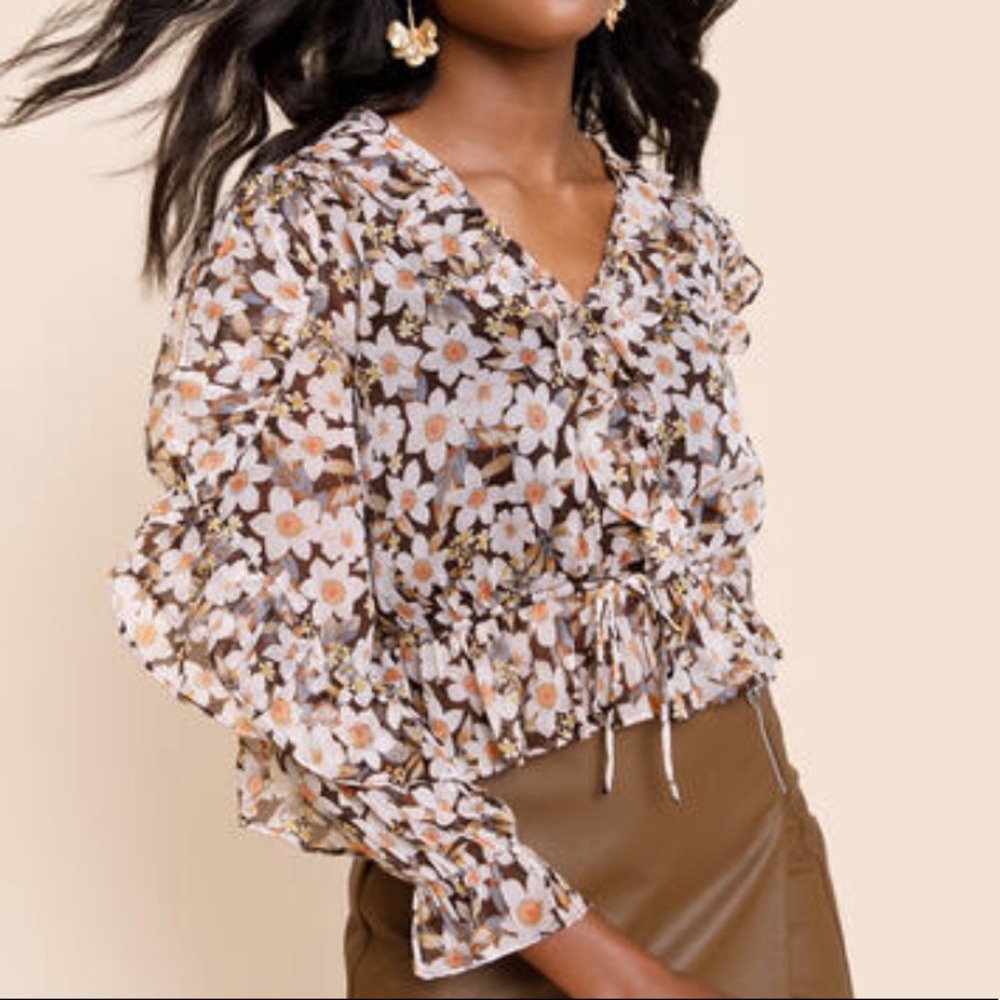 Francesca’s Jaqueline Bold Floral Front Tie Blouse. NWT.